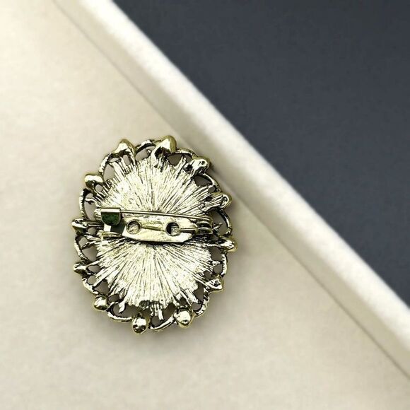 Yellow Gold and Black with Diamond Crystal Victorian Lady Cameo Pin Back Brooch - Picture 5 of 7